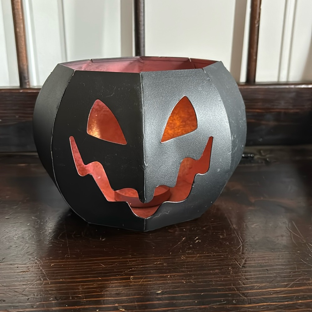 Vintage style black pumpkin tea light candle holder